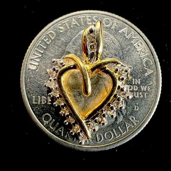 Jewelry - 10K White Gold Pendant